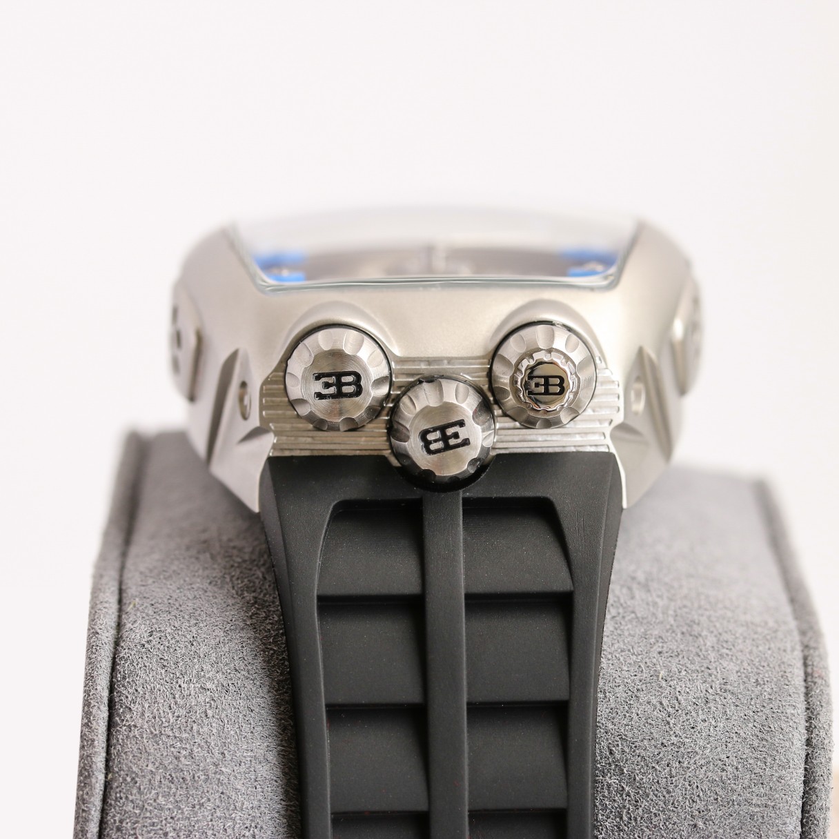 Bugatti Veyron combined with JACOB&CO (Czech Leopard)