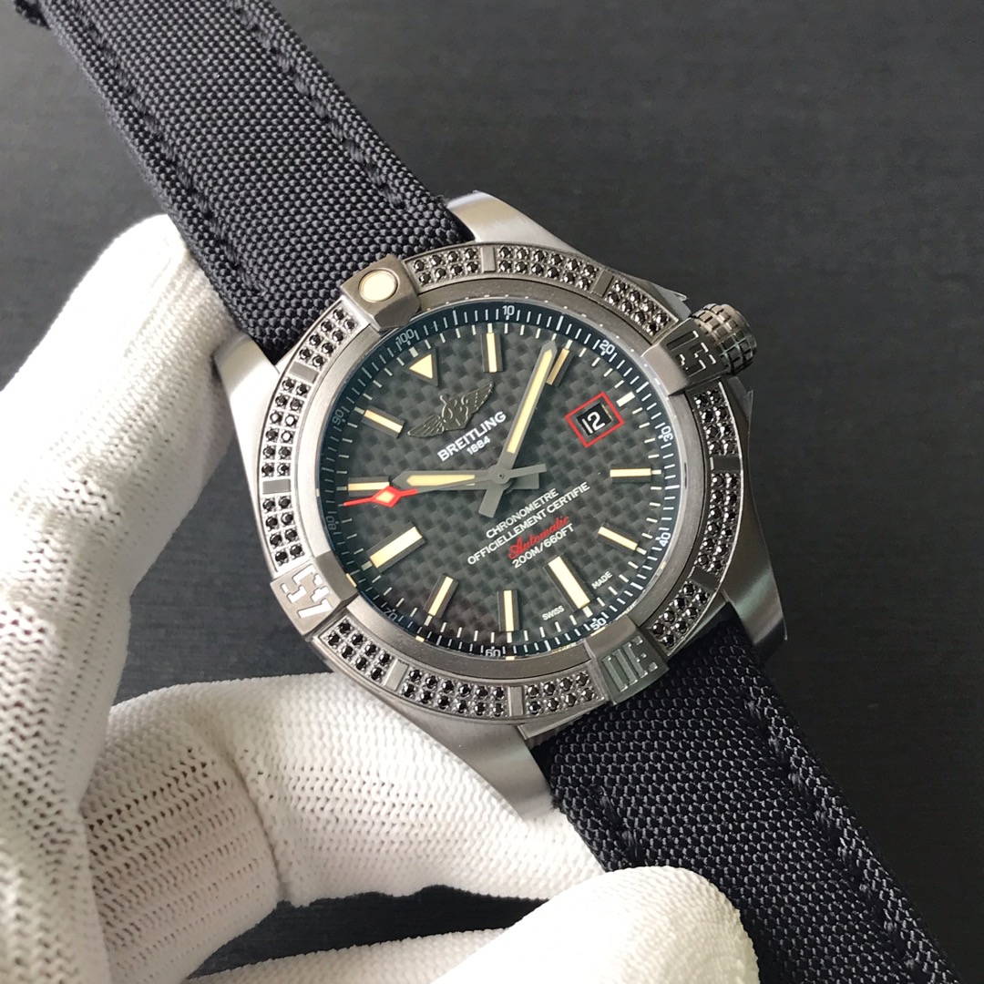 Breitling Avenger Blackbird🐧set with black diamonds original titanium case