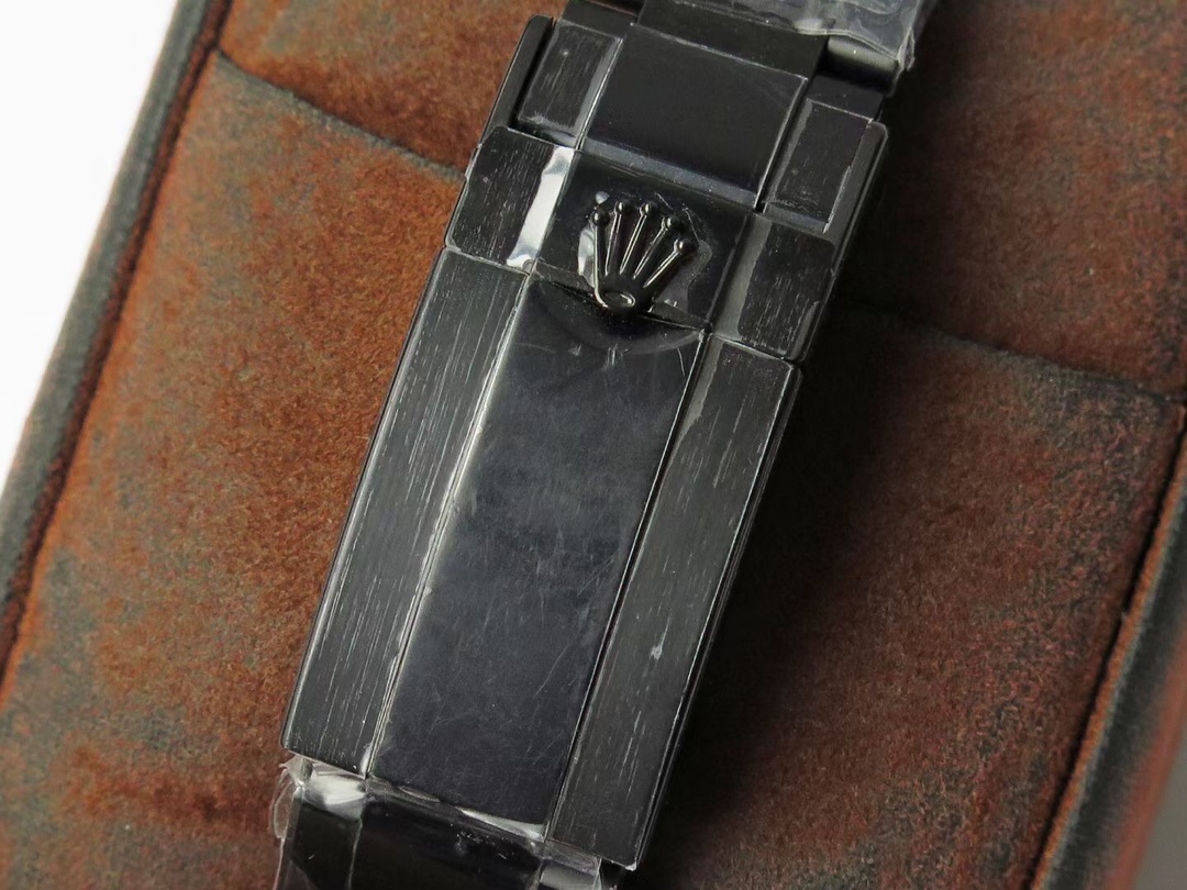 Rolex Greenwich 116713-LN-78209