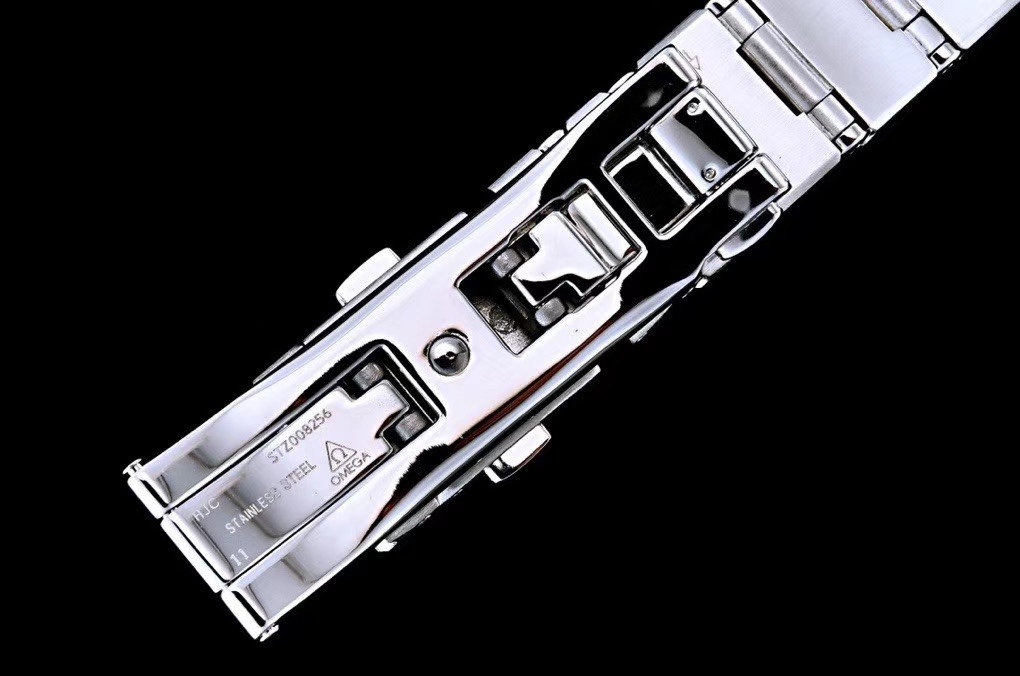 Omega's fifth generation Constellation series 25mm Swiss quartz women's watch.