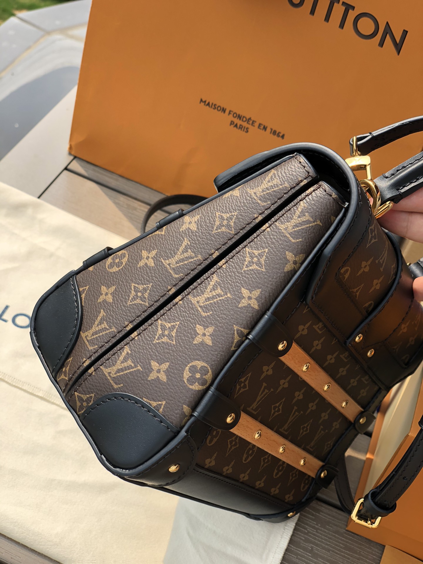 LV164755 bag