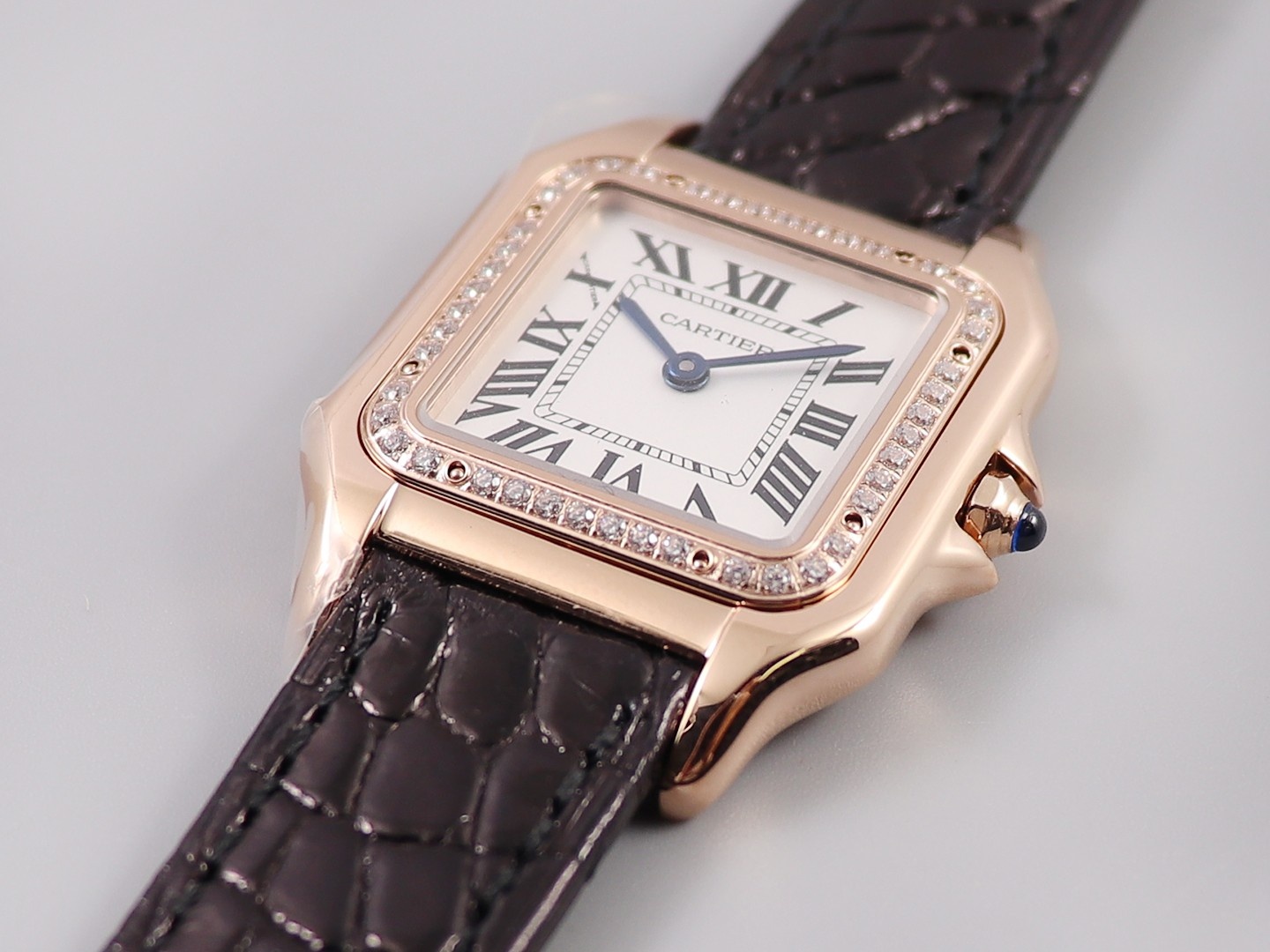 Cartier cheetah watch size: 27 x 37 mm, 22*30 mm,
