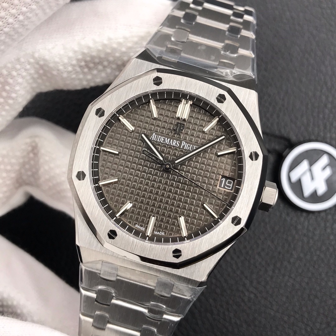 Audemars Piguet Royal Oak 15500V2 version