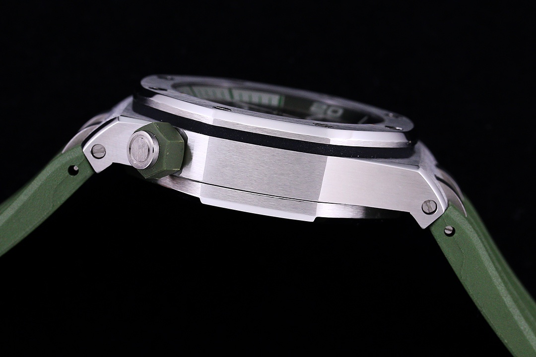 Audemars Piguet steel watch size 42MMX14.1MM!