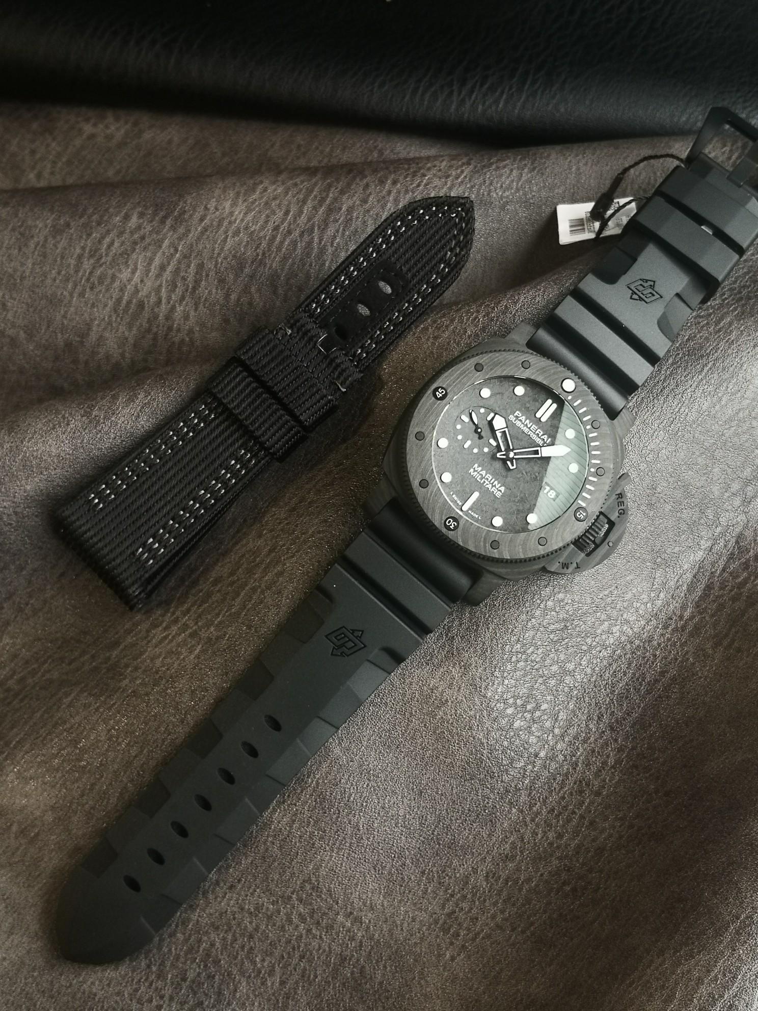 Panerai SUBMERSIBLE Stealth Series PAM00979 watch