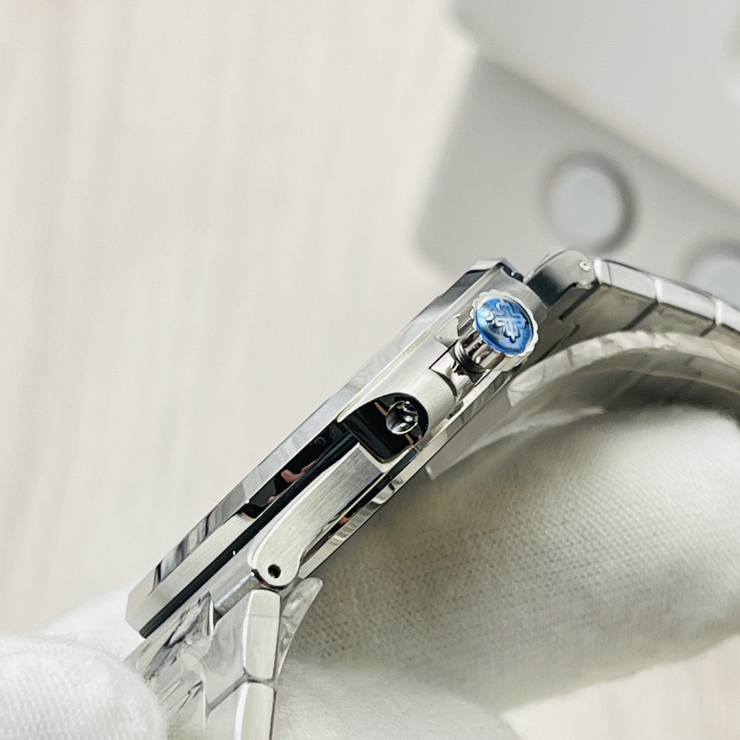 Patek Nautilus 5711 Pattek co-branded Tiffany global limited edition!