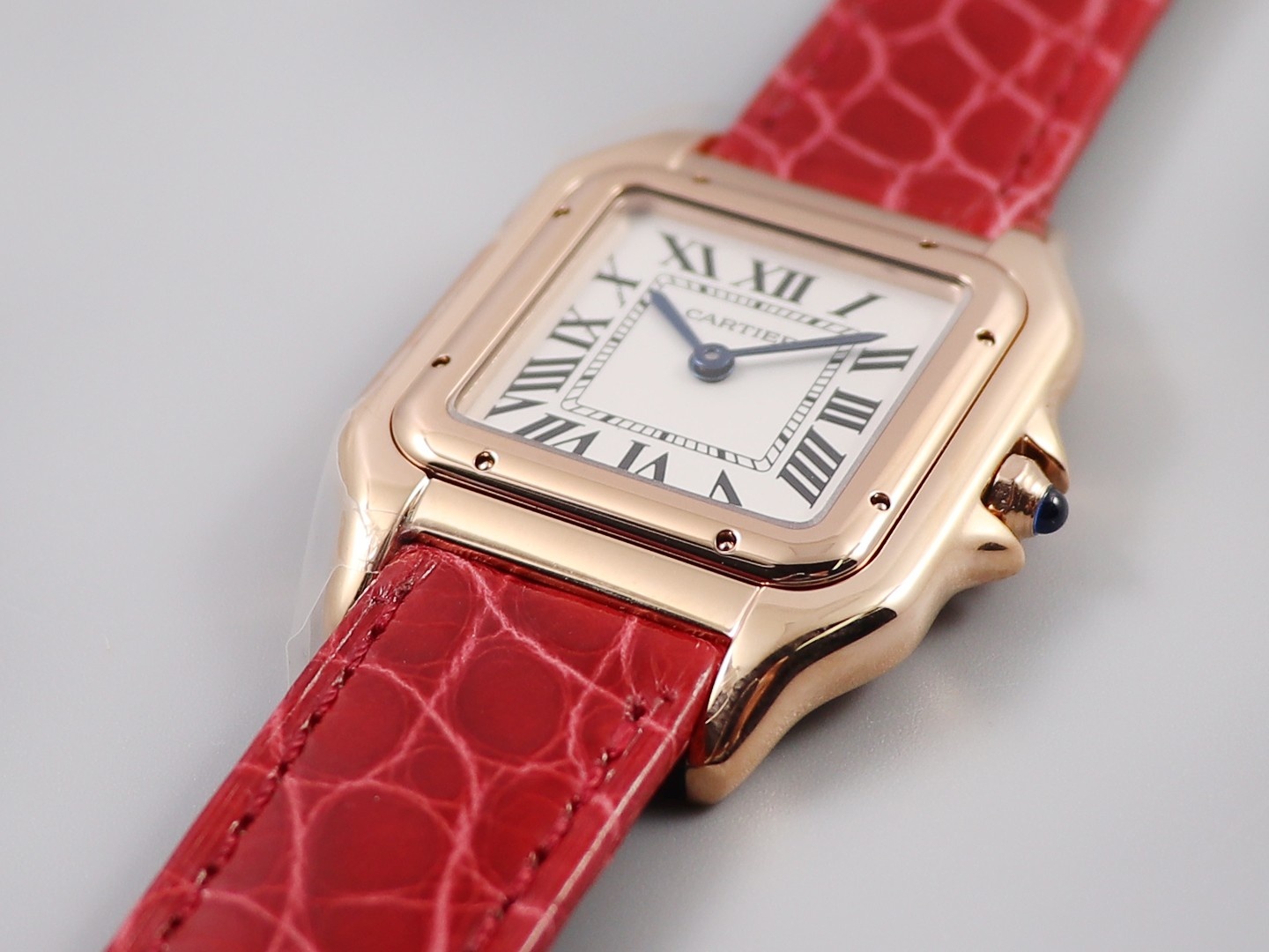 Cartier cheetah watch size: 27 x 37 mm, 22*30 mm,