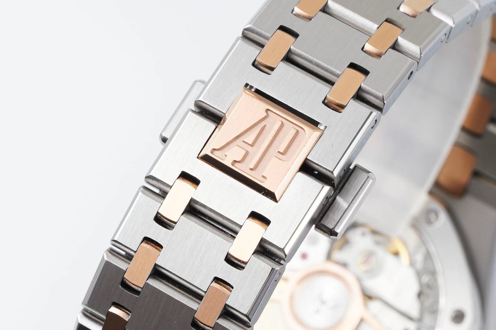 Audemars Piguet's 34mm diameter Royal Oak series self-winding watch