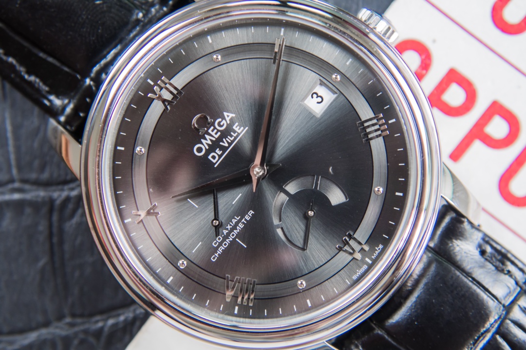 Omega Kinetic Die Fei is equipped with 2824