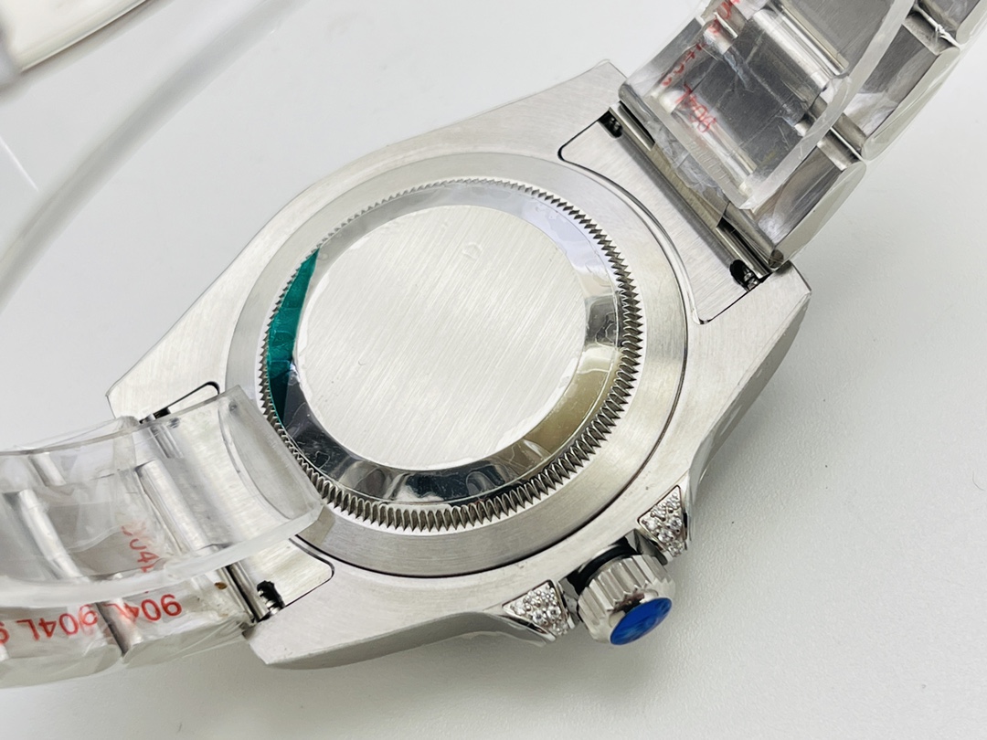 Rolex GMT-Master II customized version with diamond on the back!