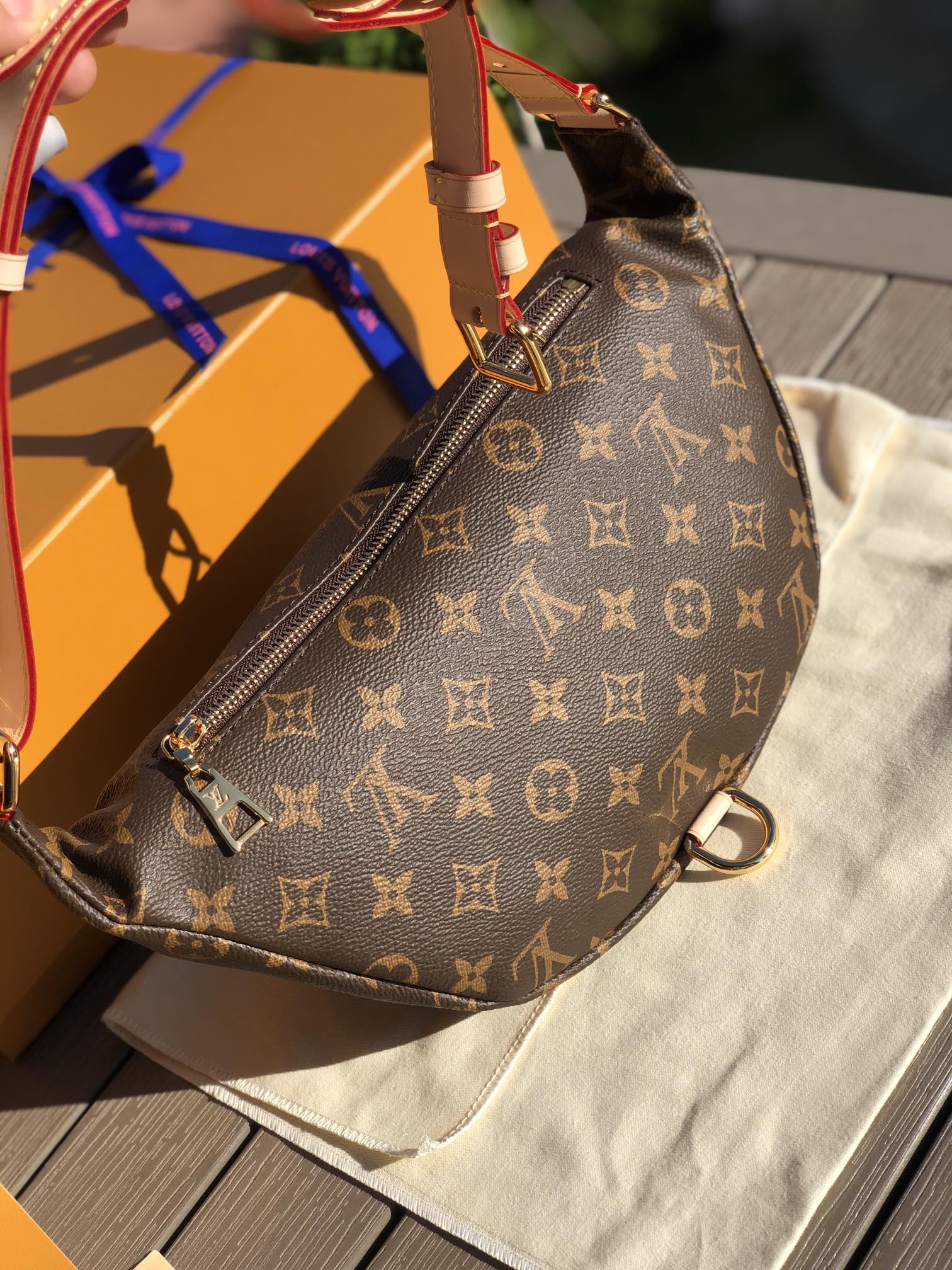 LV164703 bag