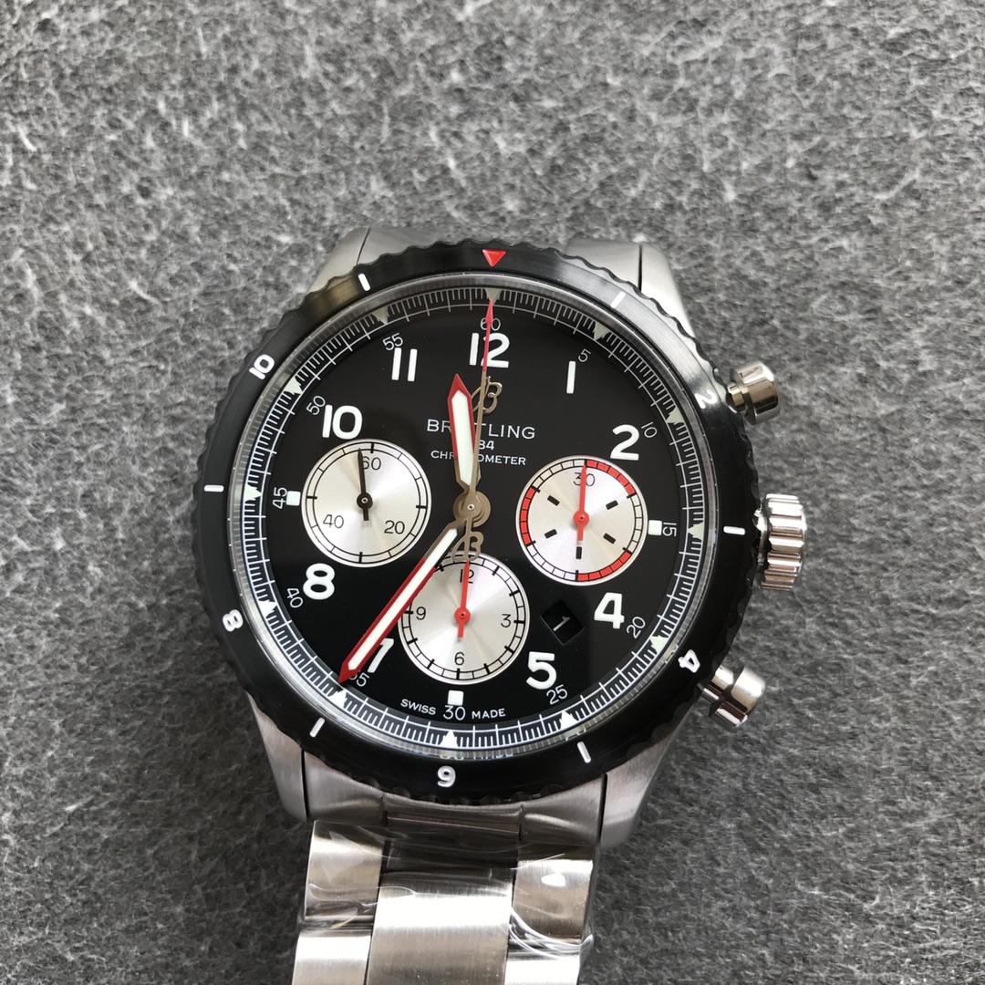 The Breitling Pilot 8 series is shipped, carrying the 7750 movement,