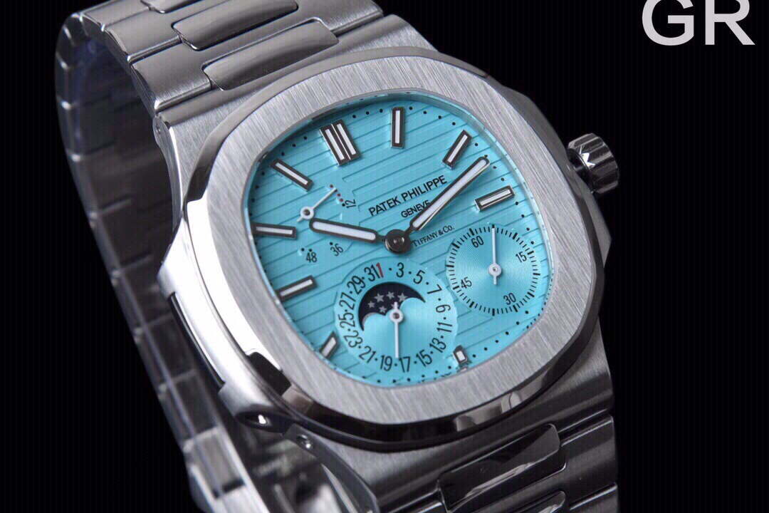 Patek Philippe Nautilus 5712/1A-001 multi-function watch