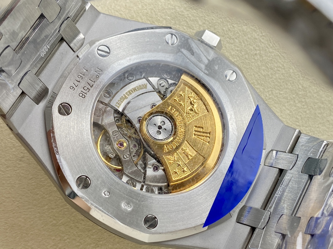 Audemars Piguet Frost Gold 15410