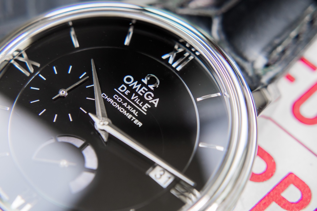 Omega Kinetic Die Fei is equipped with 2824