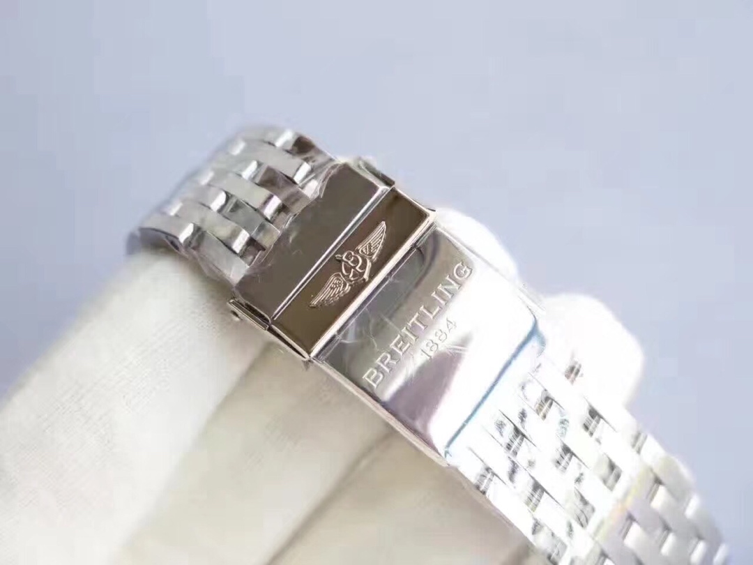 Breitling Navigation Chronograph Series Watch