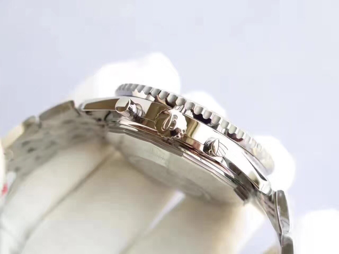 Breitling Navigation Chronograph Series Watch