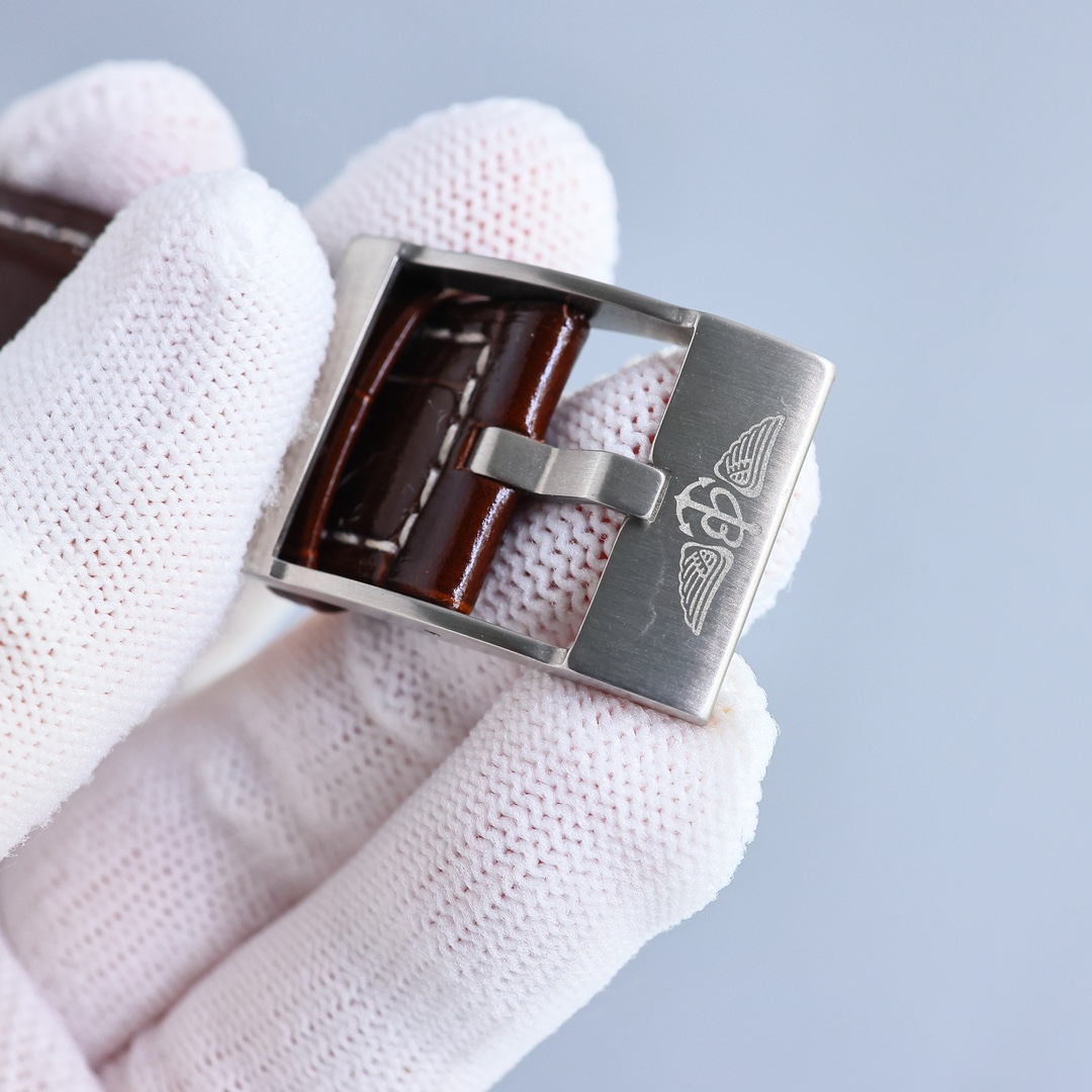 Breitling Avenger B01 Chronograph Watch