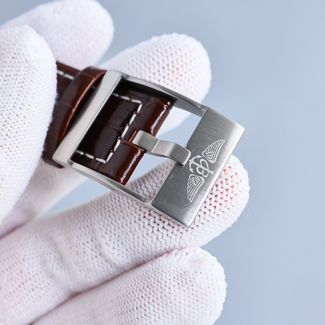 Breitling Avenger B01 Chronograph Watch