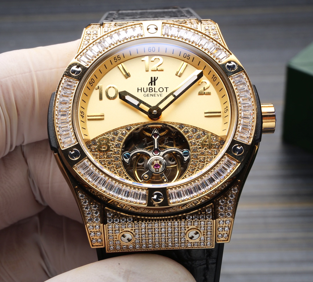 Hublot’s classic plaid case and plaid surface are even more unique