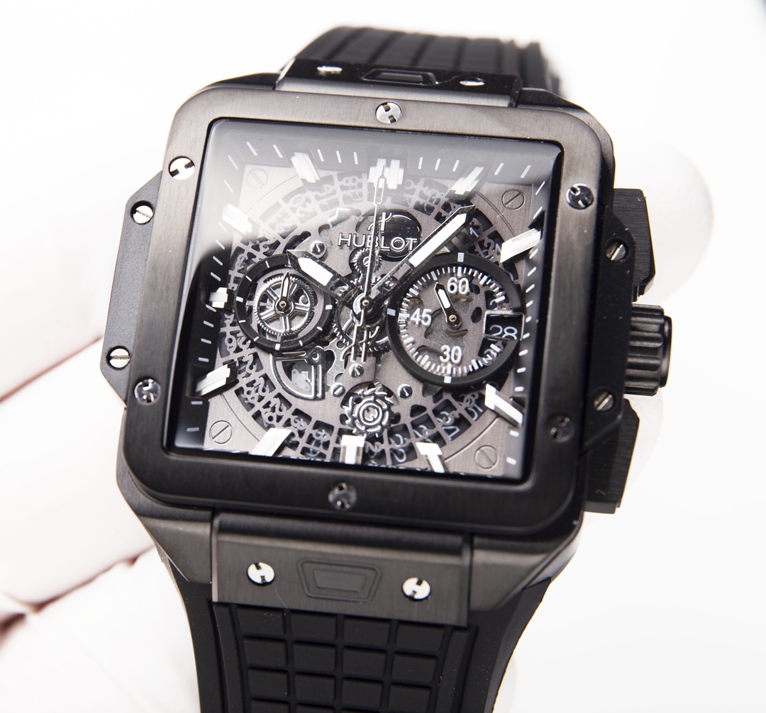 HUBLOT adheres to the brand concept of 