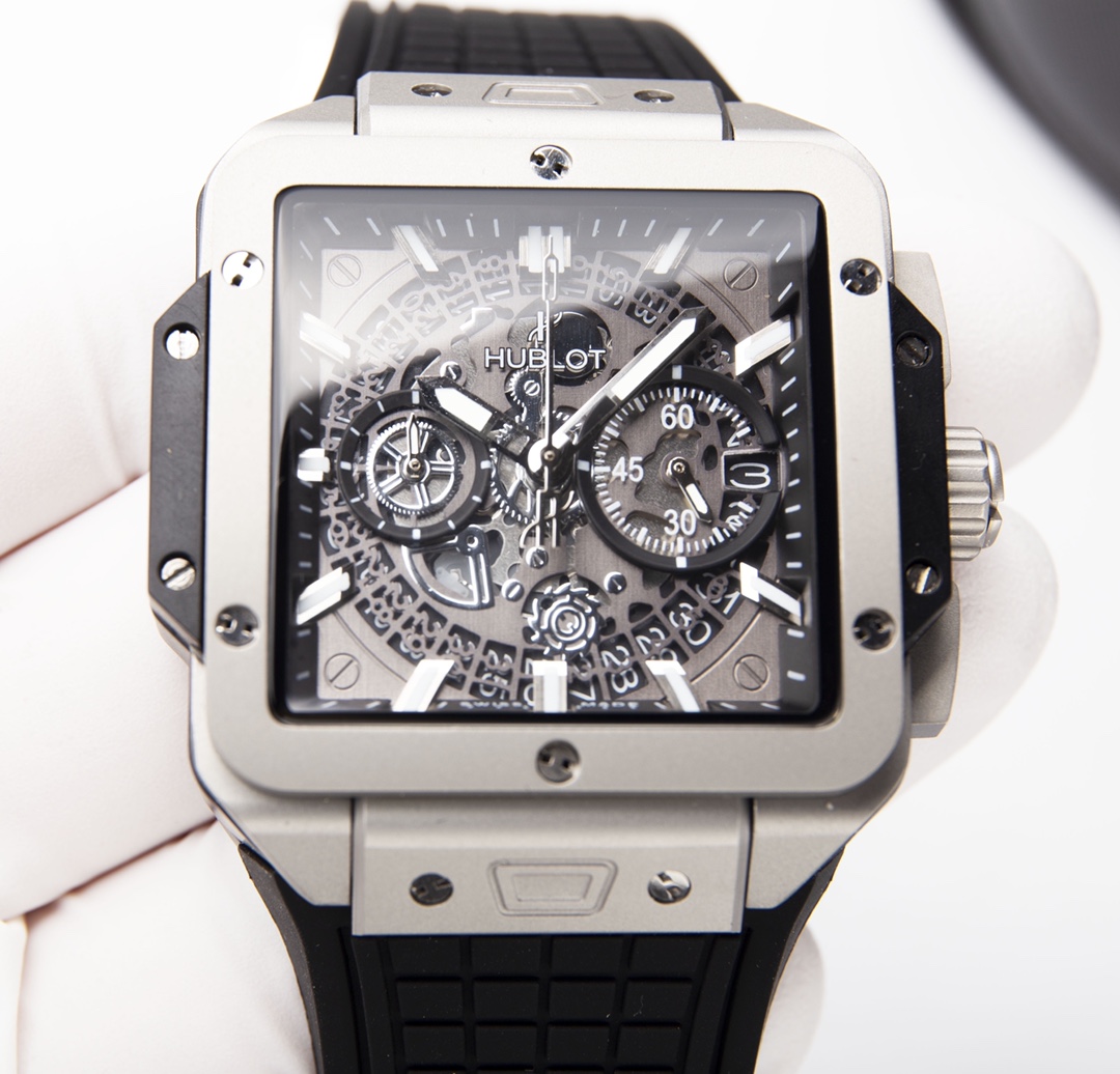 HUBLOT adheres to the brand concept of 
