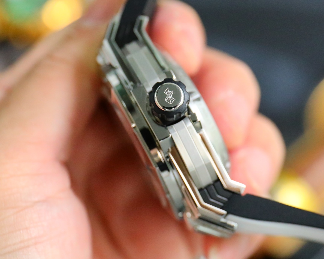 Hublot Big Bang Sang Bleu II Tattoo Second Generation Watch