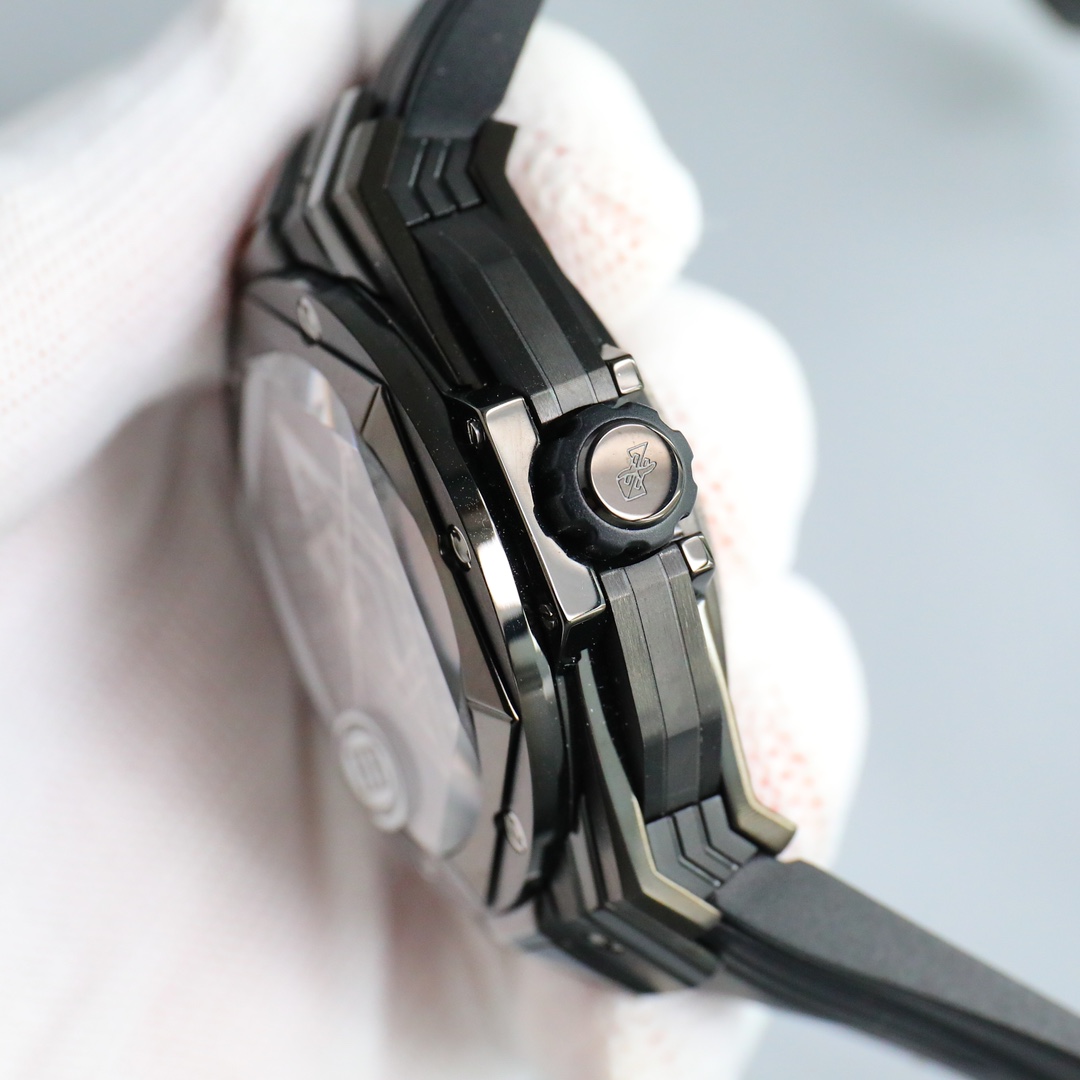 Hublot Big Bang Sang Bleu II Tattoo Second Generation Watch