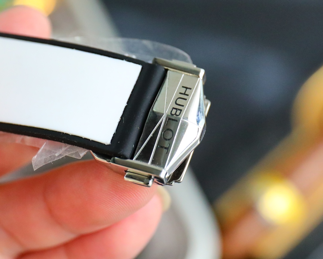 Hublot Big Bang Sang Bleu II Tattoo Second Generation Watch