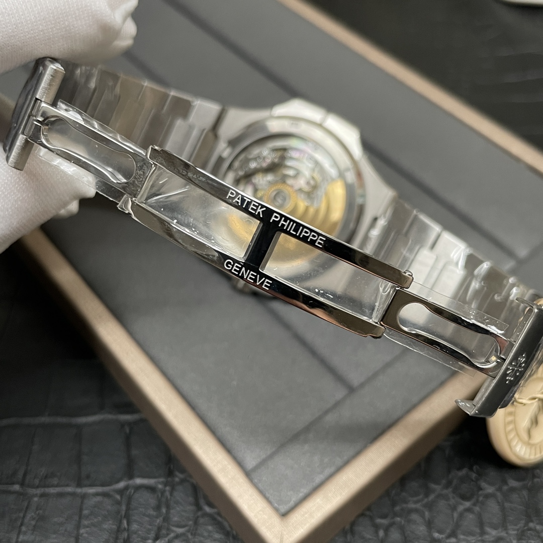 Patek Philippe 5990R watc