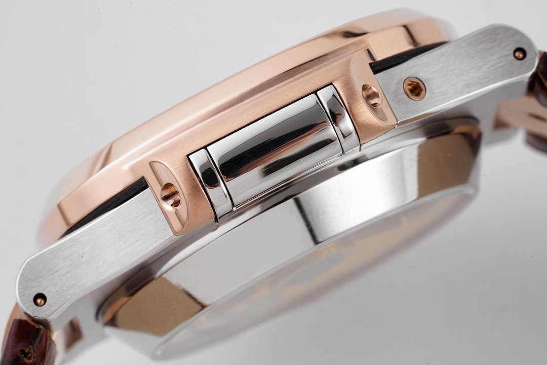 Patek Philippe Nautilus 5980/1A-014 multi-functional chronograph watch