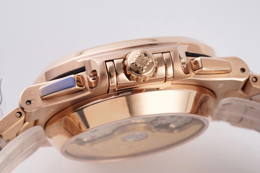 Patek Philippe Nautilus 5980/1A-014 multi-functional chronograph watch
