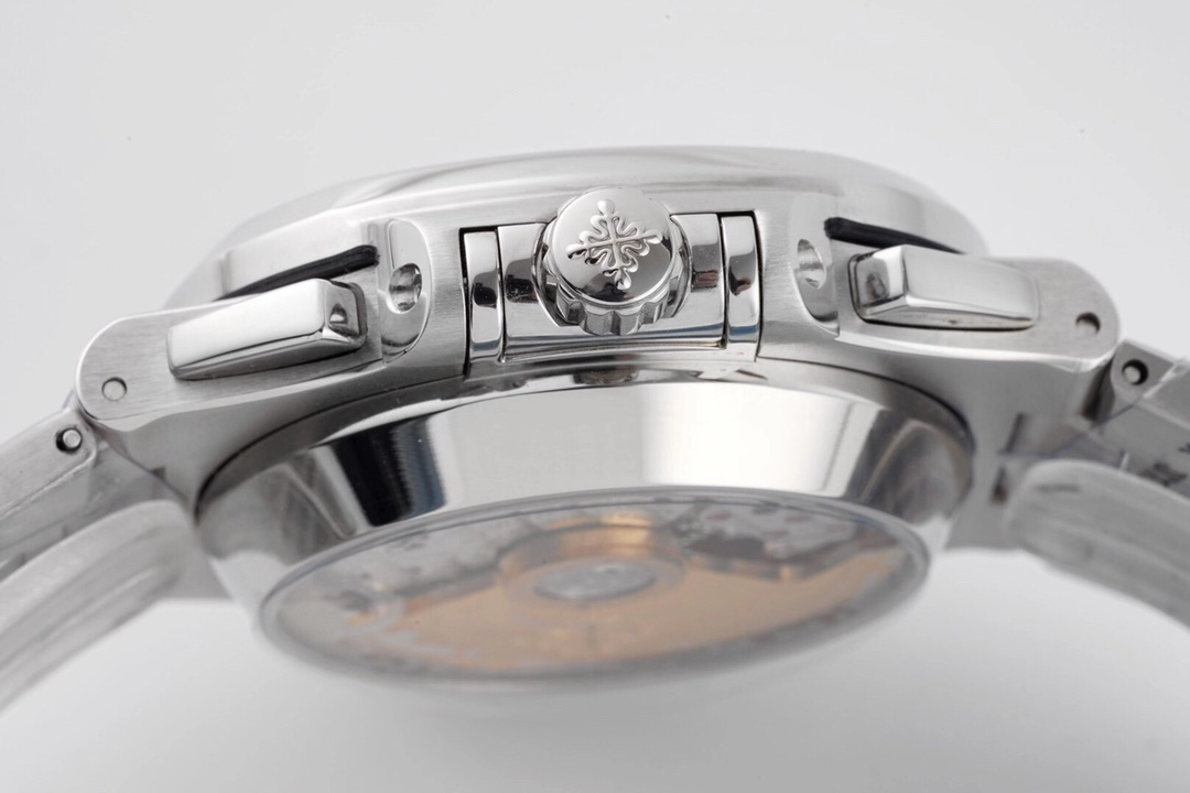 Patek Philippe Nautilus 5980/1A-014 multi-functional chronograph watch