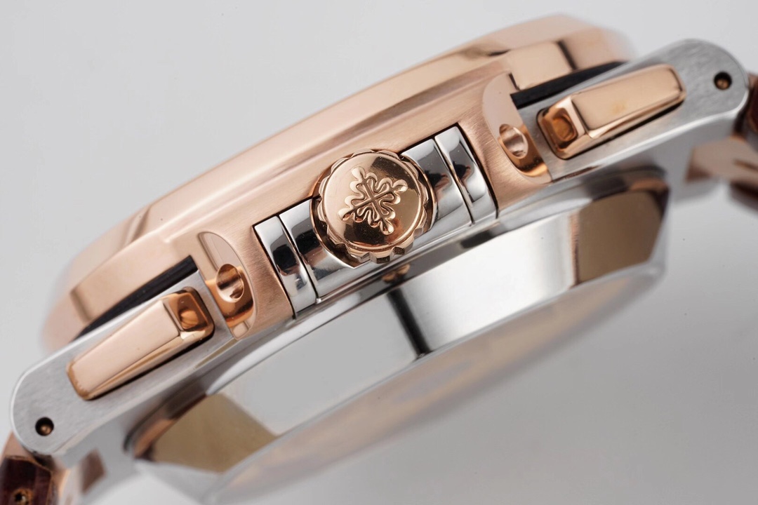 Patek Philippe Nautilus 5980/1A-014 multi-functional chronograph watch