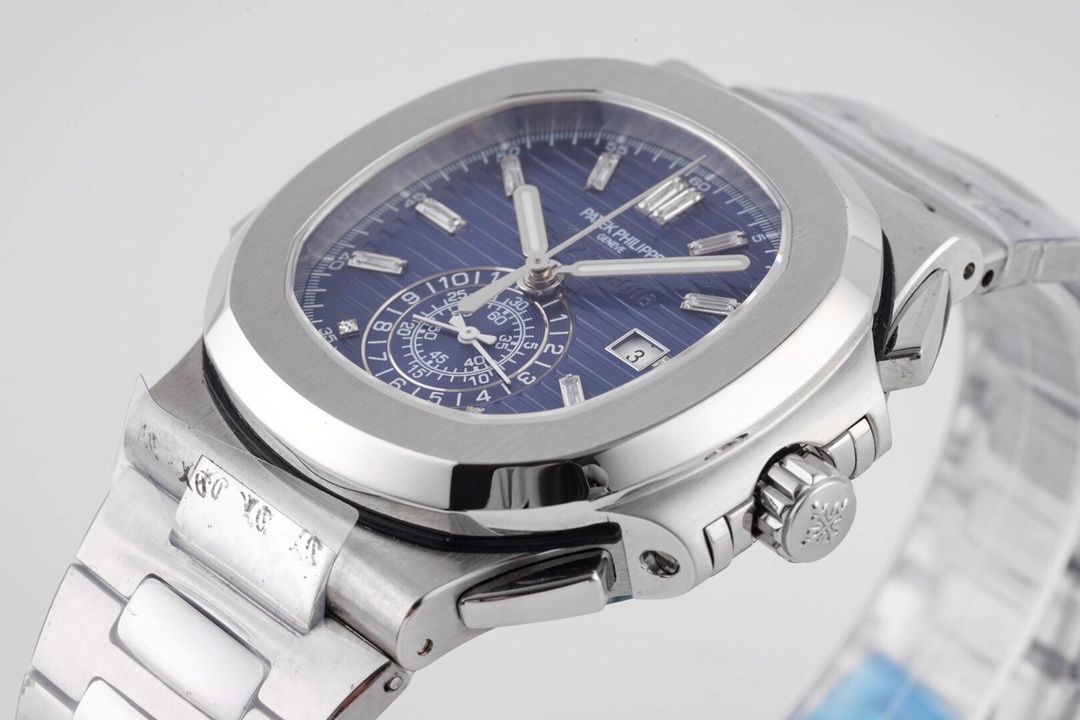 Patek Philippe Nautilus 5980/1A-014 multi-functional chronograph watch