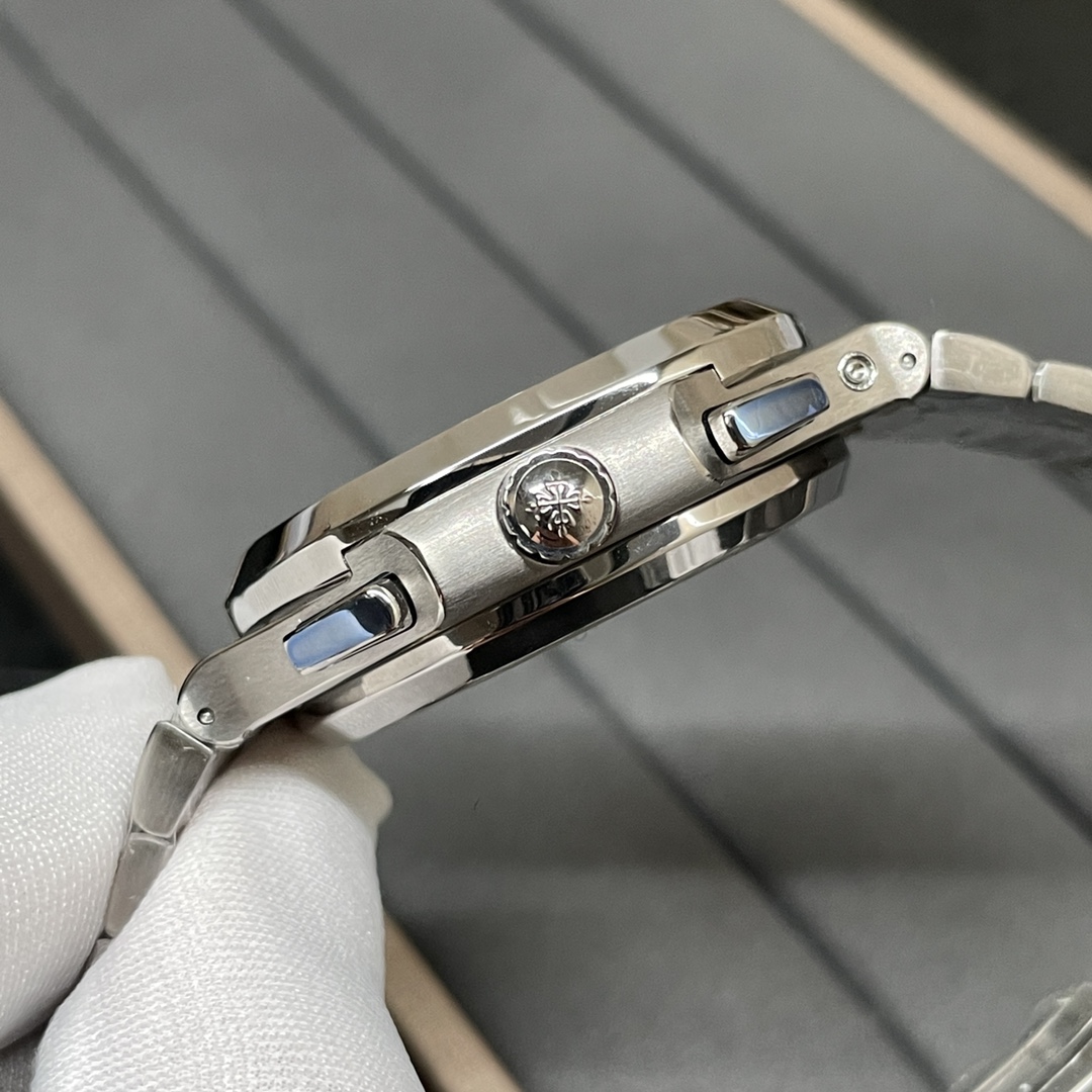 Patek Philippe 5990R watc