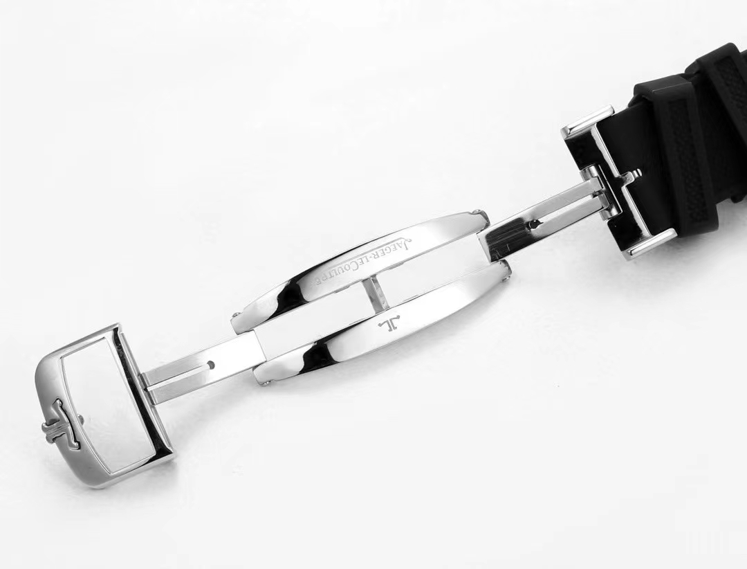 The Jaeger-LeCoultre Beichen series calendar watch