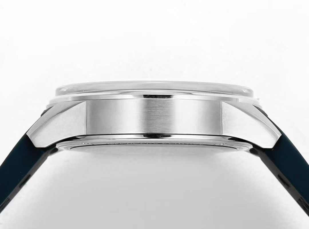 The Jaeger-LeCoultre Beichen series calendar watch