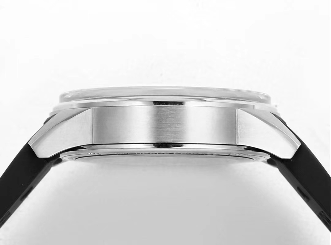 The Jaeger-LeCoultre Beichen series calendar watch