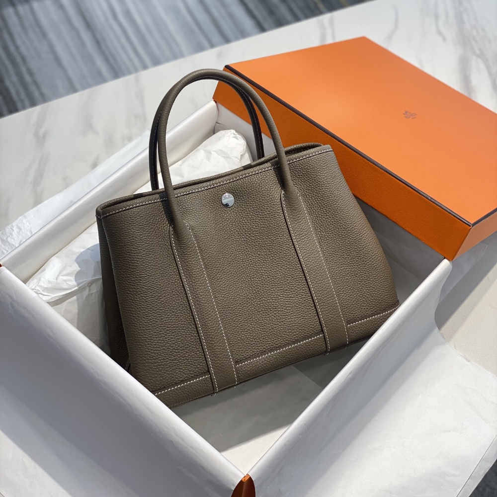 Hermès 𝑮𝒂𝒓𝒅𝒆𝒏 𝒑𝒂𝒓𝒕𝒚 ɞ▪️▪️elephant gray.