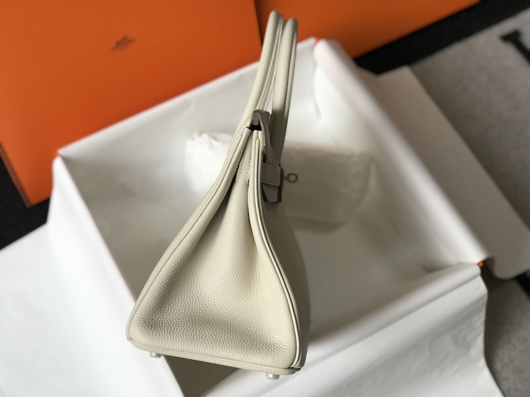 Hermes 𝑫𝒓𝒆𝒂𝒎 𝒃𝒂𝒈 ✐...Milkshake White (gold and silver buckle)