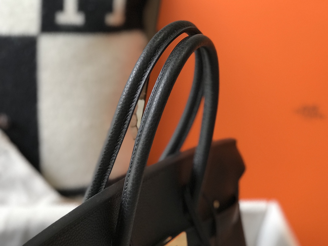 Hermes 𝑫𝒓𝒆𝒂𝒎 𝒃𝒂𝒈 ✐. Classic black (gold and silver buckle)