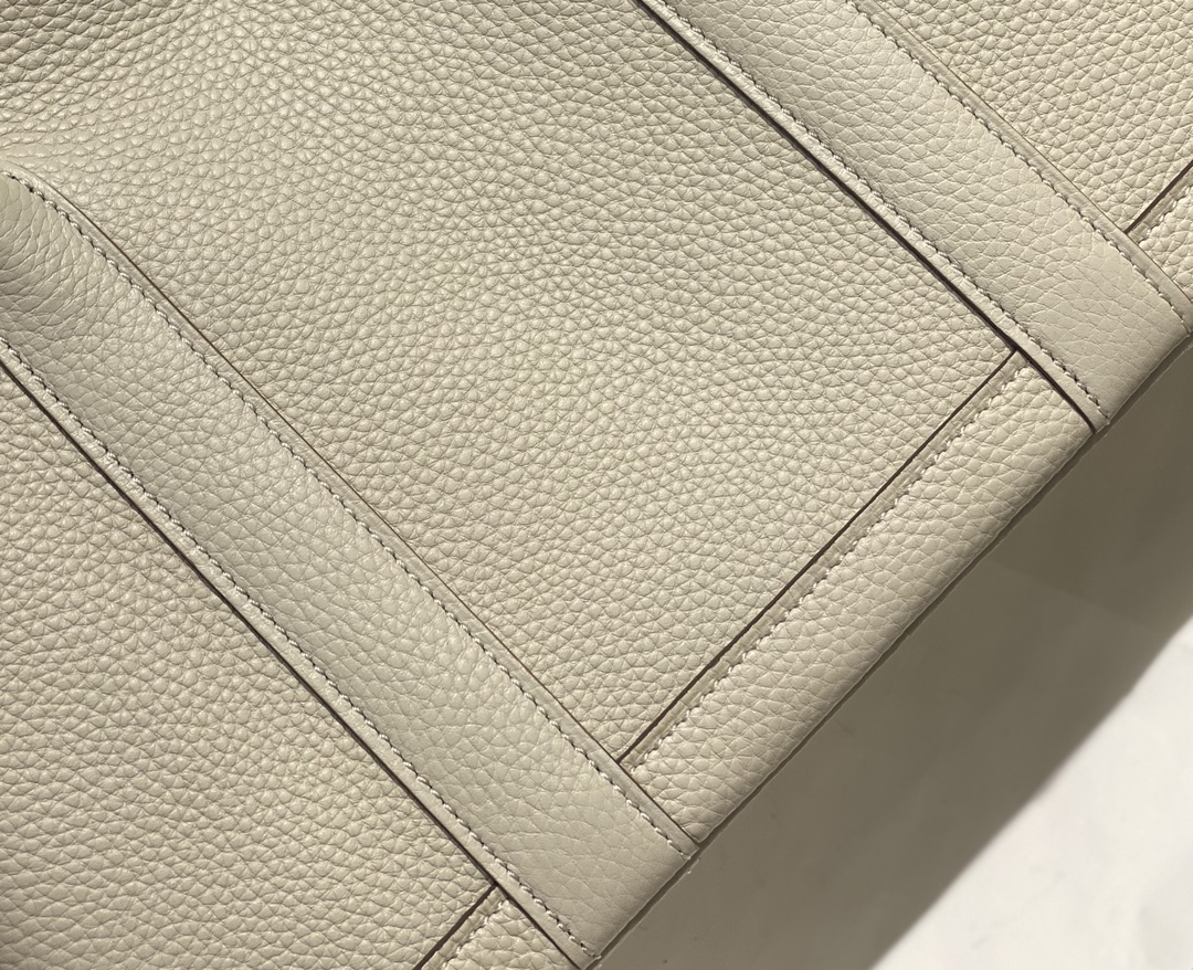 Hermès 𝑮𝒂𝒓𝒅𝒆𝒏 𝒑𝒂𝒓𝒕𝒚 ɞ▪️Milkshake White.