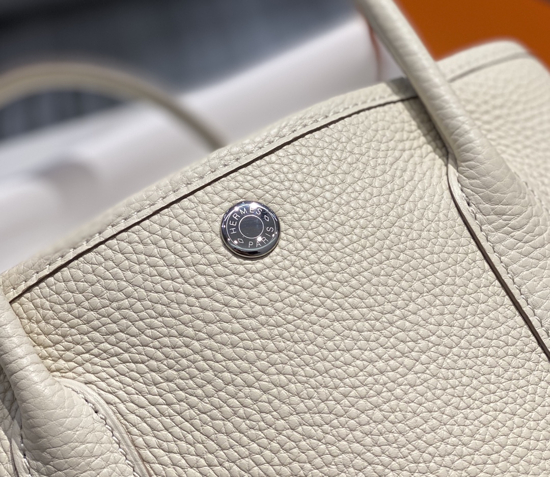 Hermès 𝑮𝒂𝒓𝒅𝒆𝒏 𝒑𝒂𝒓𝒕𝒚 ɞ▪️Milkshake White.