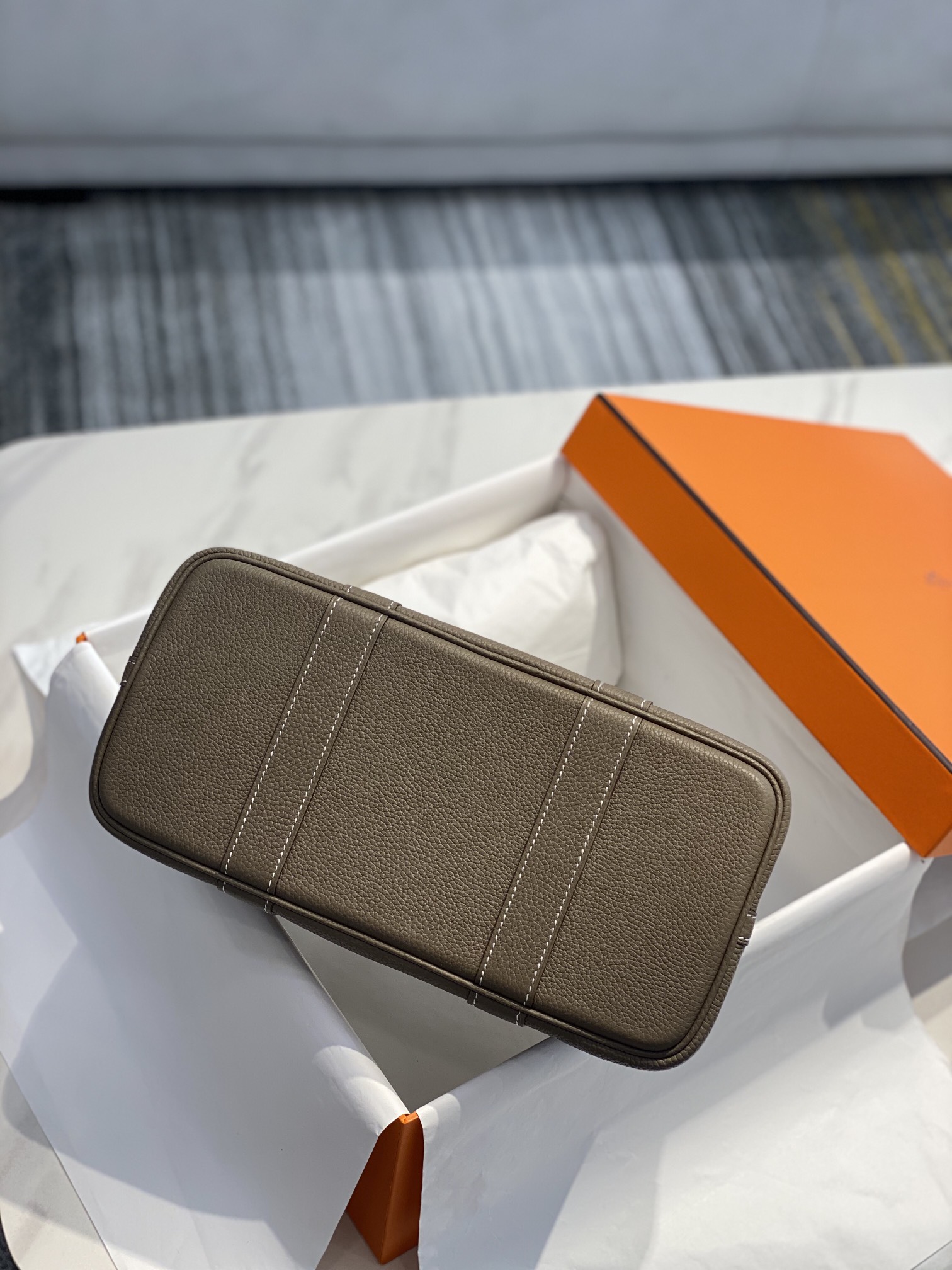 Hermès 𝑮𝒂𝒓𝒅𝒆𝒏 𝒑𝒂𝒓𝒕𝒚 ɞ▪️▪️elephant gray.