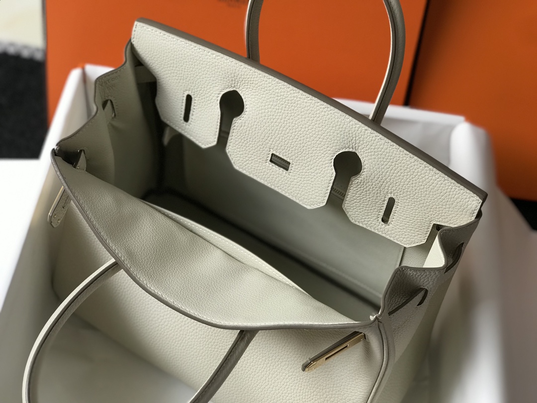 Hermes 𝑫𝒓𝒆𝒂𝒎 𝒃𝒂𝒈 ✐...Milkshake White (gold and silver buckle)
