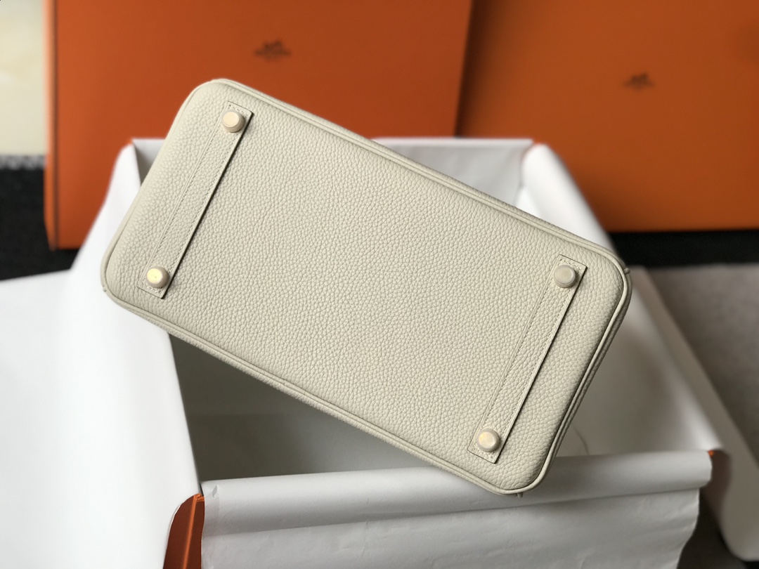Hermes 𝑫𝒓𝒆𝒂𝒎 𝒃𝒂𝒈 ✐...Milkshake White (gold and silver buckle)
