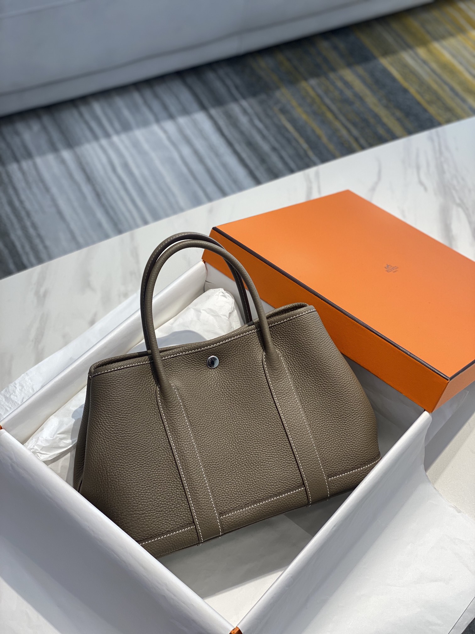 Hermès 𝑮𝒂𝒓𝒅𝒆𝒏 𝒑𝒂𝒓𝒕𝒚 ɞ▪️▪️elephant gray.