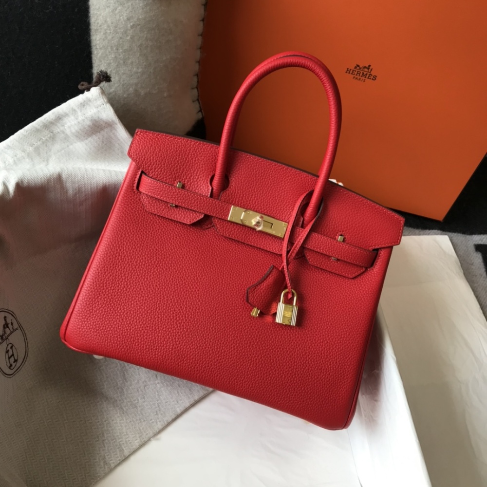 Hermès 𝑫𝒓𝒆𝒂𝒎 𝒃𝒂𝒈 ✐...✐.Chinese red. (gold and silver buckle)