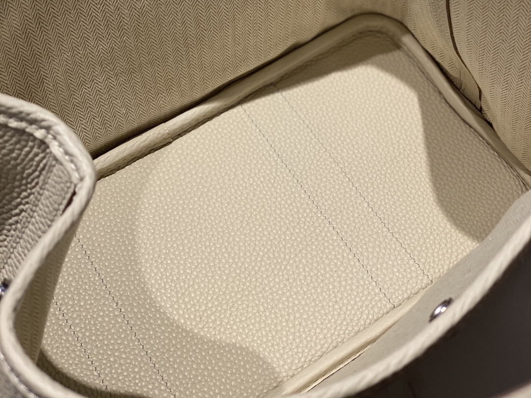 Hermès 𝑮𝒂𝒓𝒅𝒆𝒏 𝒑𝒂𝒓𝒕𝒚 ɞ▪️Milkshake White.
